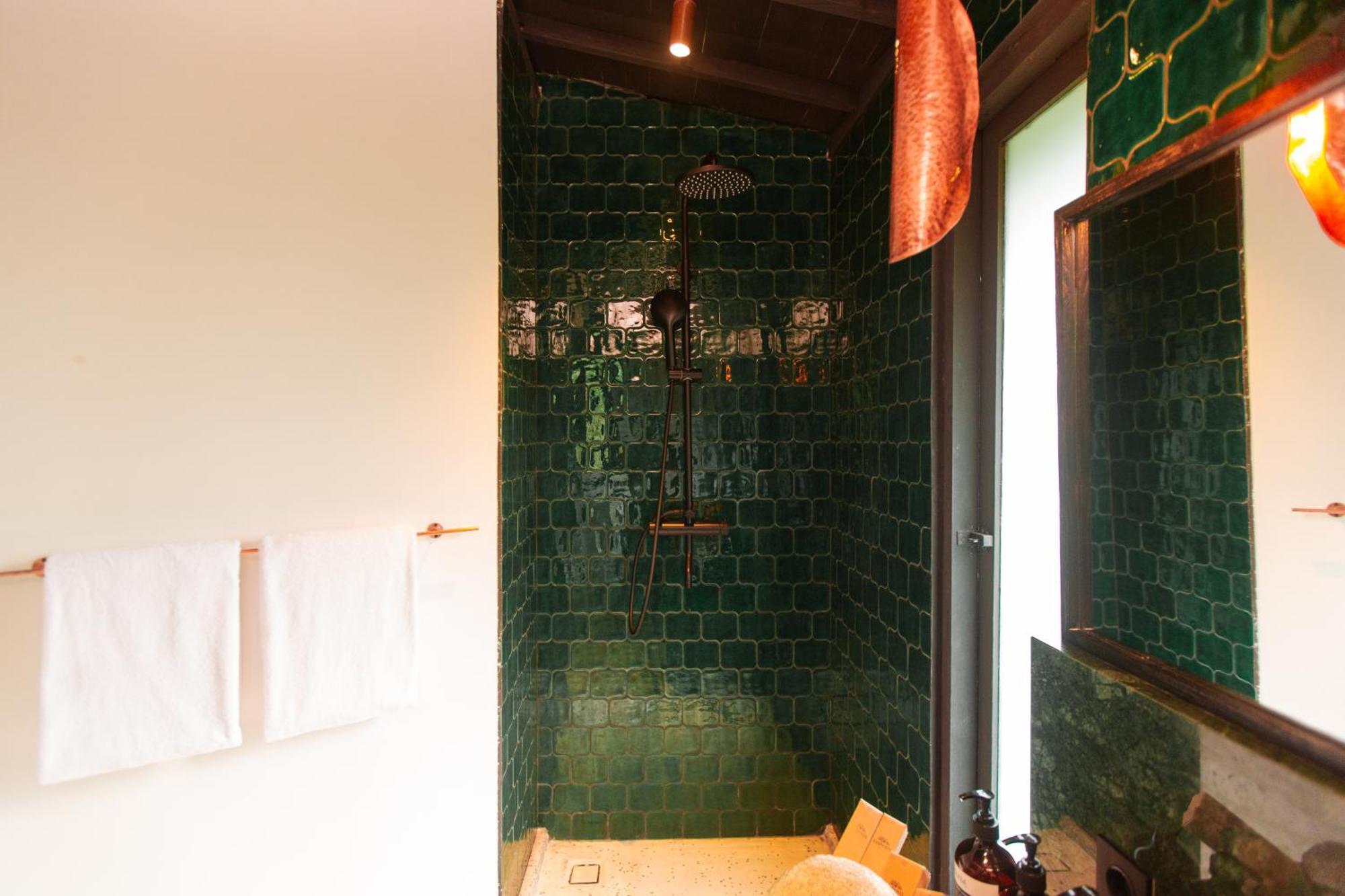 Oshom Bali At Nuanu Creative City Tanah Lot  Phòng bức ảnh